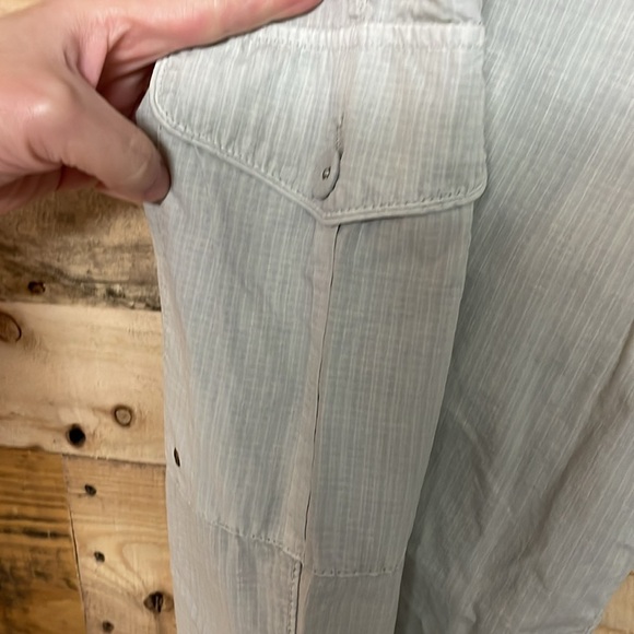 J. Crew size 10 Mid-rise Favorite Fit 100% Cotton Gray Cargo Pants with Pockets - Picture 6 of 15